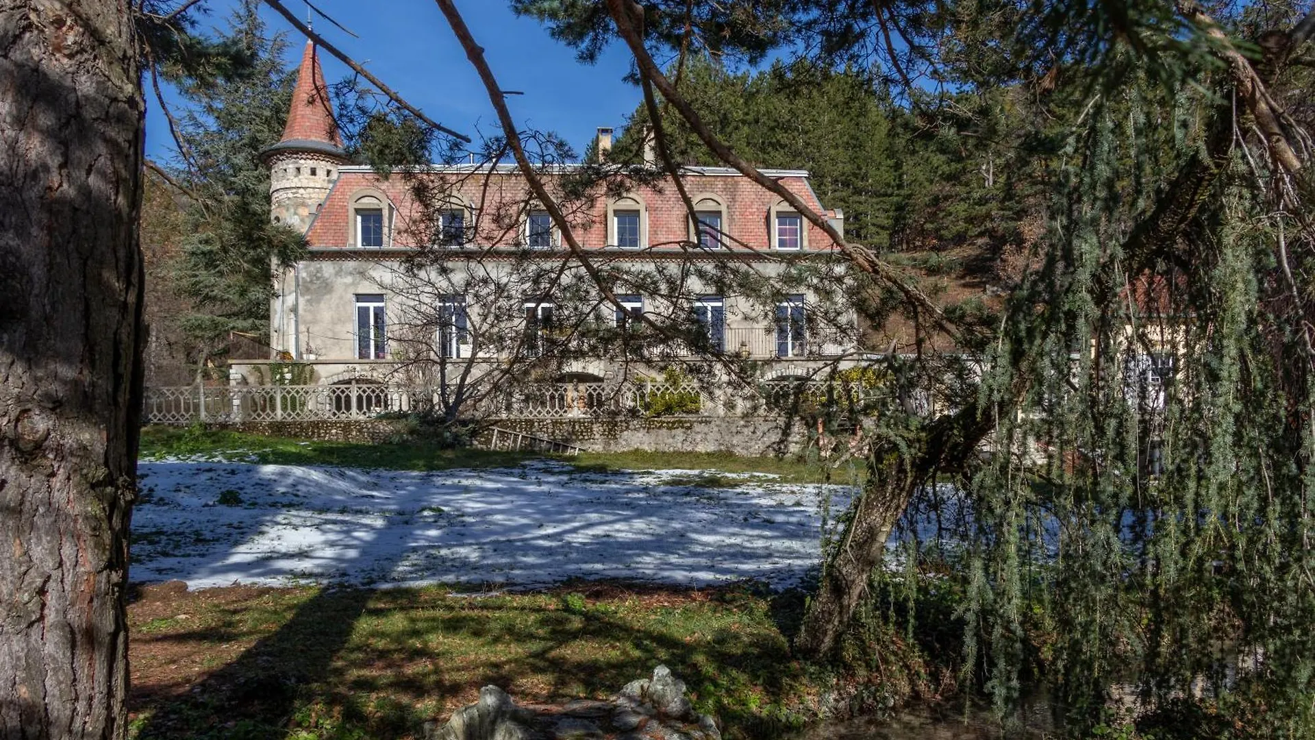 Chateau Le Beylon - Chambres D'Hotes Montmaur