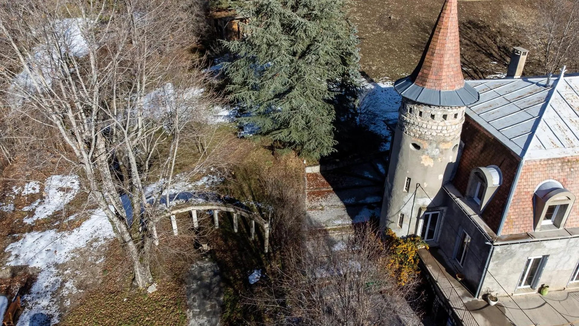 Chateau Le Beylon - Chambres D'Hotes Montmaur  Montmaur (Hautes-Alpes)